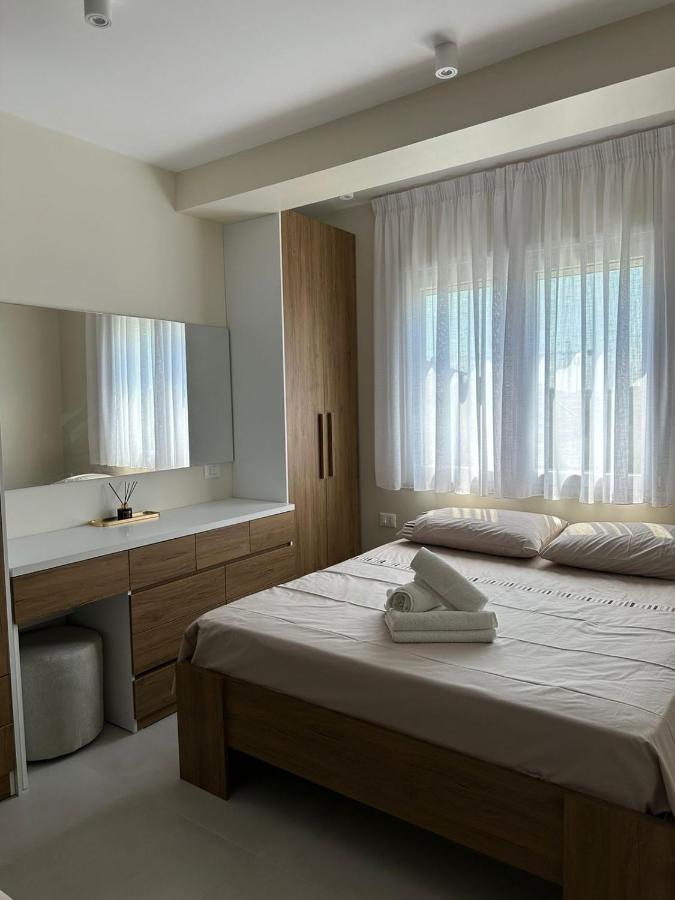 Golem, Durres Golem (Tirana)
